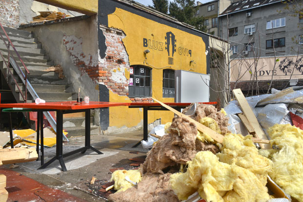 Рушење у Цетињској